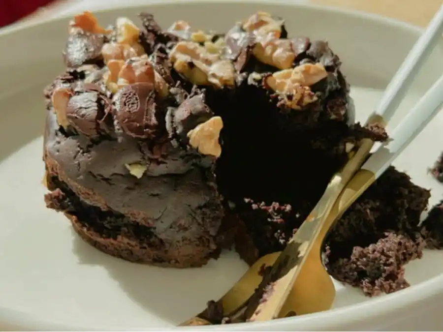 Brownies sin harinas, hechos con palta.