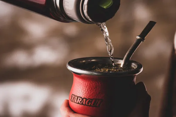 Día del Mate: el polvo de la yerba hace mal, ¿verdad o mito?