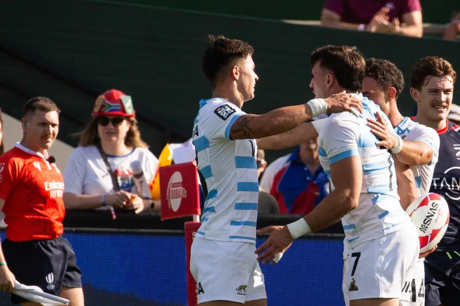 Los Pumas 7s tuvieron un arranque ideal en el Seven de Dubai