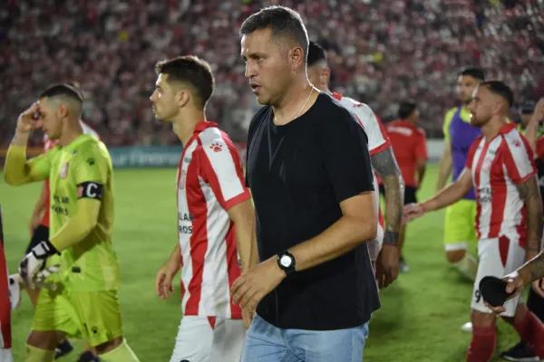 Diego Flores se despidió de los jugadores y dejará de ser el entrenador de San Martín