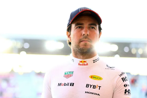 El enojo del jefe de Red Bull con “Checo” Pérez en medio de la negociación con Franco Colapinto