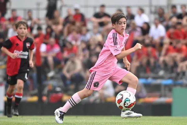 El hijo mayor de Lionel Messi utilizó la camiseta de uno de los equipos grandes del fútbol argentino