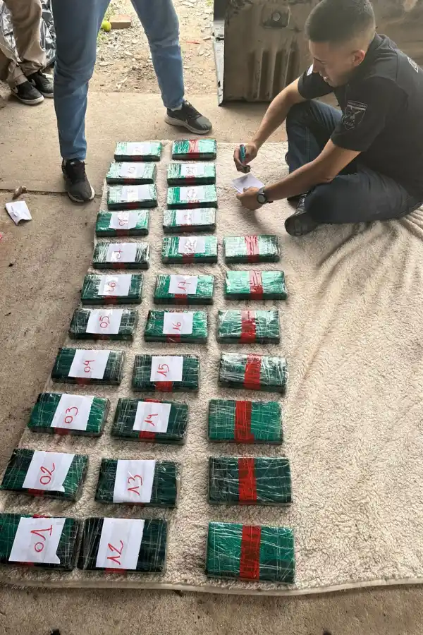 Llevaban más de 60 kilos de cocaína en una camioneta: los detuvieron en Trancas