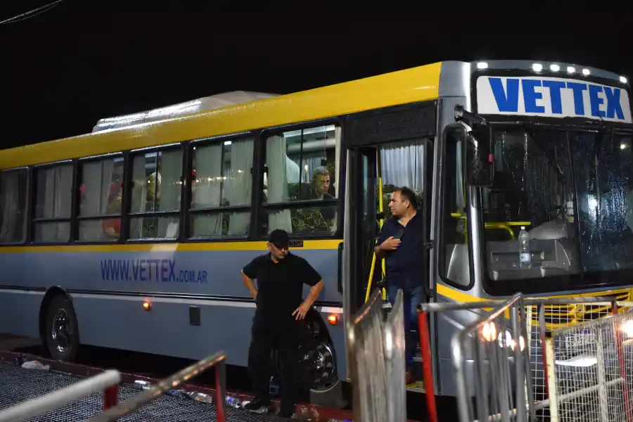 SIN RESPUESTAS. Diego Flores no habló con la prensa y se retiró en completo silencio.