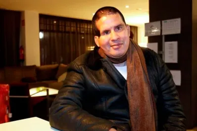 Según el hermano del Negro Cáceres, el ex jugador no sabía nada cuando su mujer cayó del séptimo piso