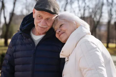 Los seis rasgos psicológicos de las personas más longevas, según un estudio