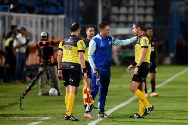 Las jugadas de la polémica: los dos penales que no fueron sancionados en Atlético Tucumán-Newell's