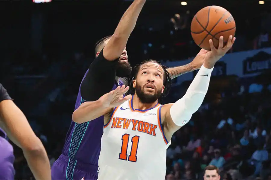 LÍDER. Jalen Brunson conduce desde la base a unos Knicks que marchan cuartos en el Este y que esta noche enfrentarán a Orlando Magic, que se ubica tercero.