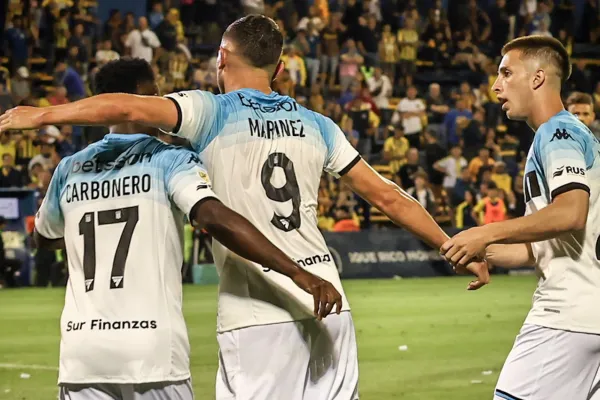 Agenda de TV: juegan Manchester City y Liverpool por la Premier y Racing-Estudiantes y River-San Lorenzo por la Liga