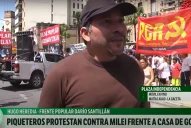 Piqueteros protestaron contra las políticas de Milei frente a Casa de Gobierno