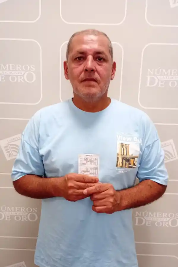 Cinco lectores celebran al ganar el pozo de $6.300.000 de Números de Oro