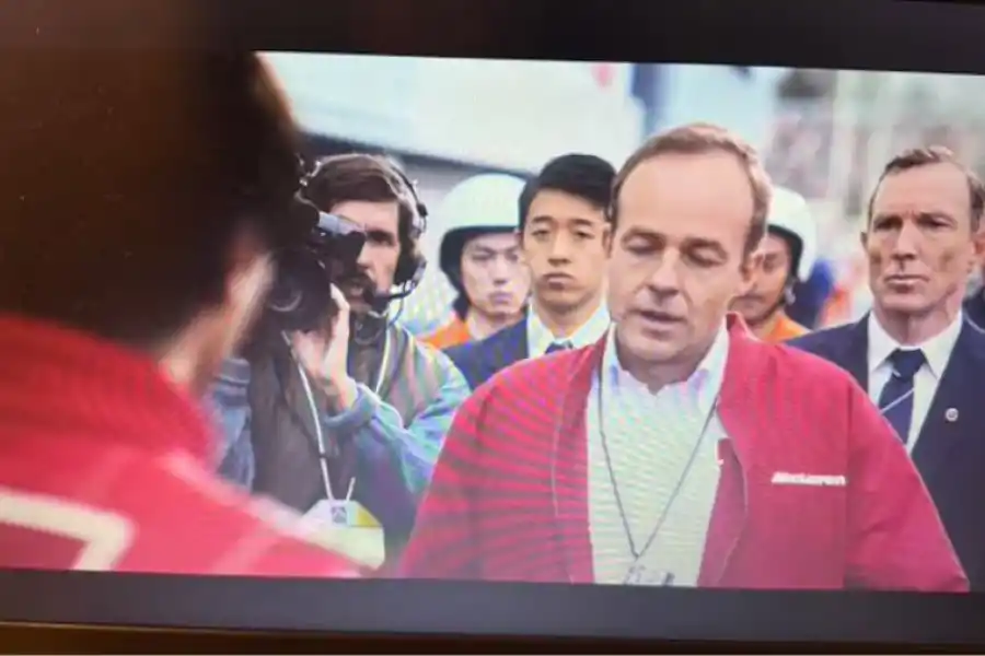 Martín Ku sorprendió a sus seguidores con su participación en la serie de Ayrton Senna.