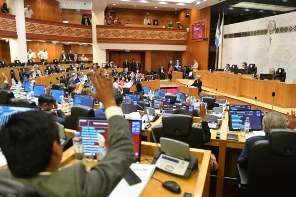 La Legislatura avaló el presupuesto con facultades para el Ejecutivo