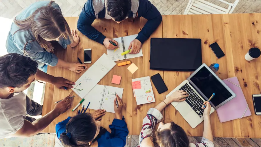 EDUCACIÓN NO FORMAL. La UNT tiene una oferta variada de talleres, desde idiomas hasta periodismo. / PEXELS.