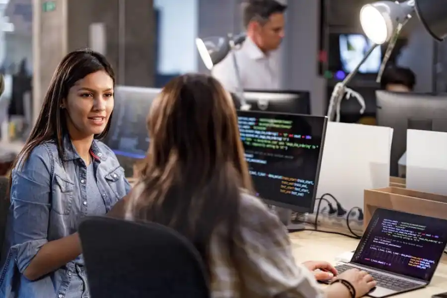 La comunicación es crucial en los empleos de la actualidad.