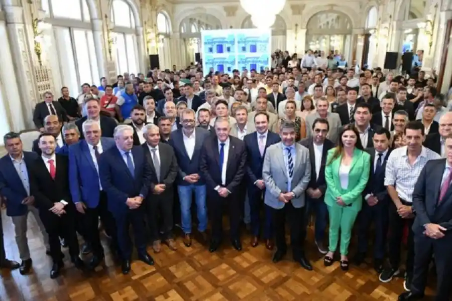 Impulsan la tarjeta prepaga Independencia que permitirá pagos físicos y digitales con código QR