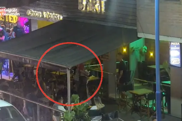 Video: provocó disturbios en un bar de la Chacapiedras y terminó aprehendido