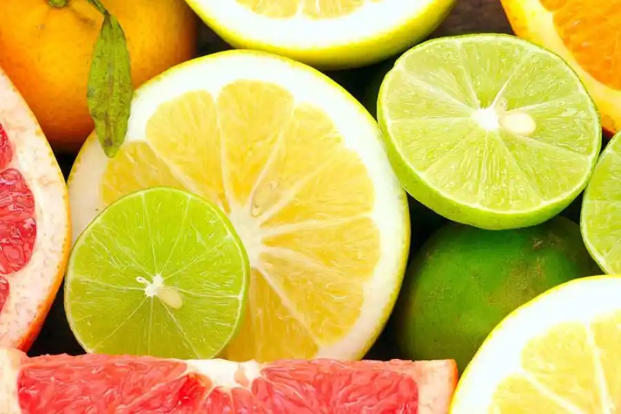 Estas dos frutas llenas de vitamina C te ayudarán a mejorar tu rendimiento deportivo