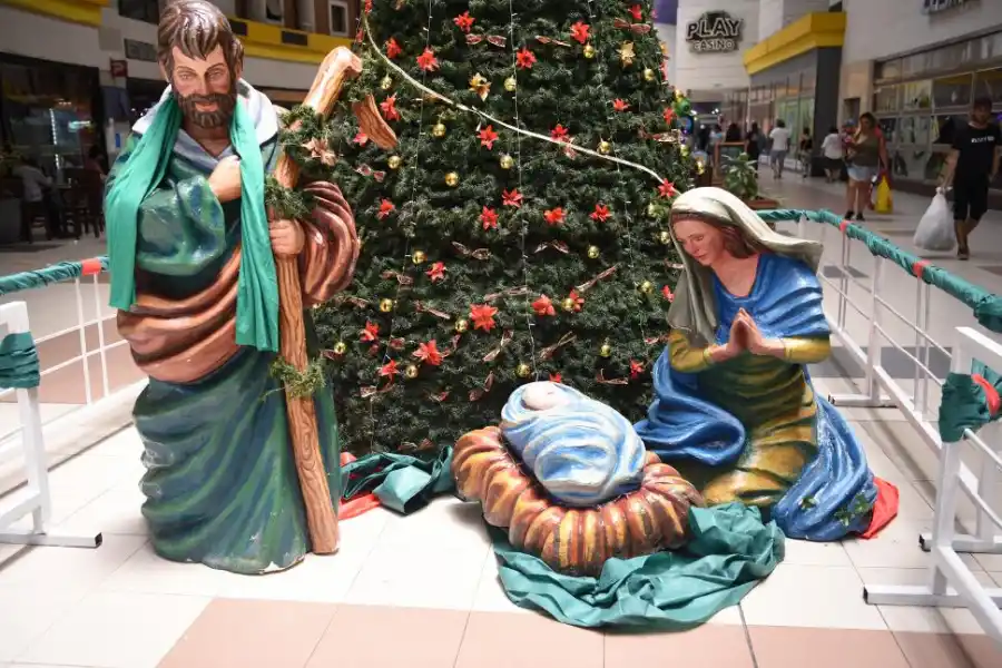 TERMINAL DE ÓMNIBUS. Un pesebre recibe y despide a los viajeros.