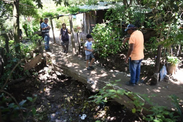 Comenzaron a identificar a quienes desvían agua hacia los caminos en el sur