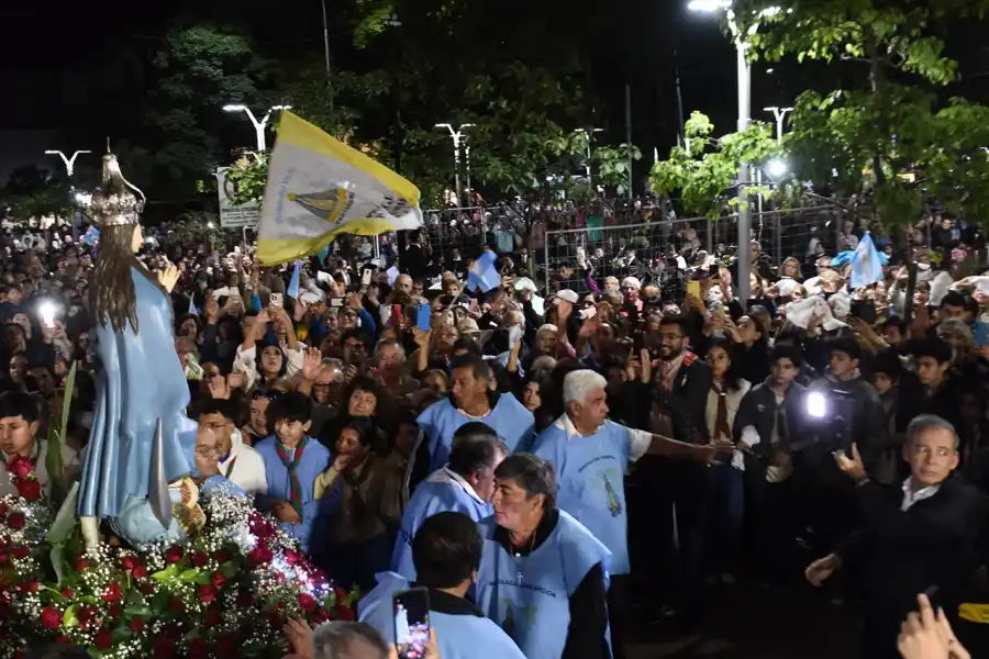 ACTIVIDADES. Luego de la misa se llevó a cabo la tradicional procesión.