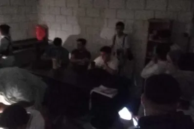 Una sandwichería de Córdoba encerraba a 27 empleados 12 horas al día y bloqueaba la puerta con una heladera