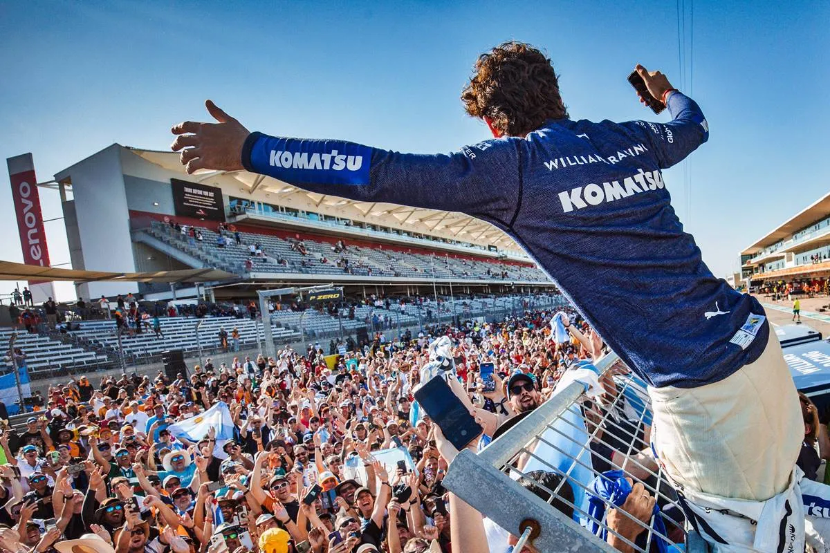 GENERÓ UNA REVOLUCIÓN. Franco Colapinto recibió el cariño de los fanáticos argentinos durante toda la temporada.