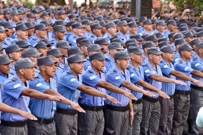 Con un acto en la plaza Independencia juraron los nuevos agentes del servicio penitenciario