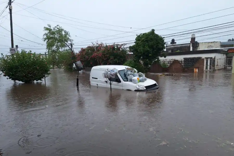 INUNDACIONES EN LA CAPITAL. Imágenes aportadas por los vecinos.