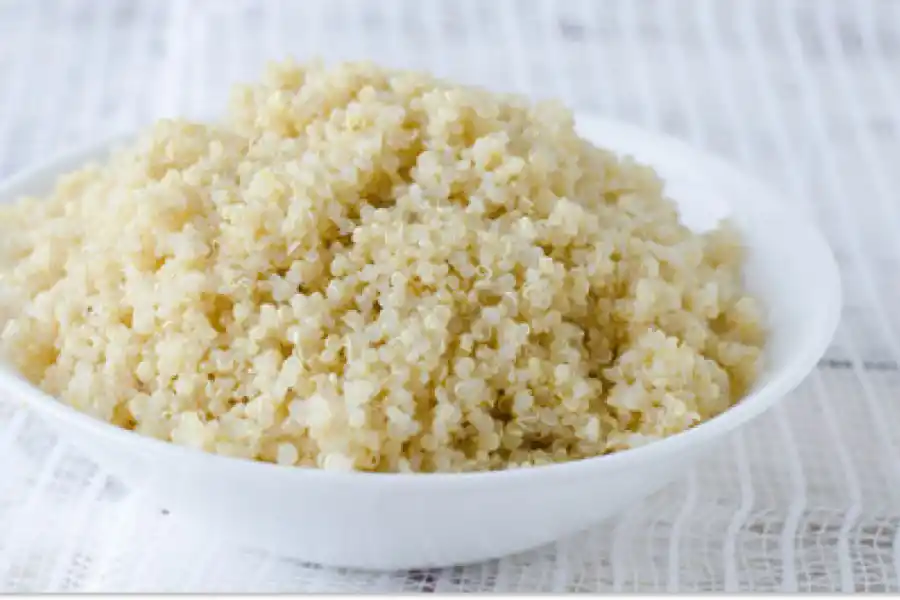 La quinoa es un cereal que puede ayudar a disminuir los niveles de colesterol