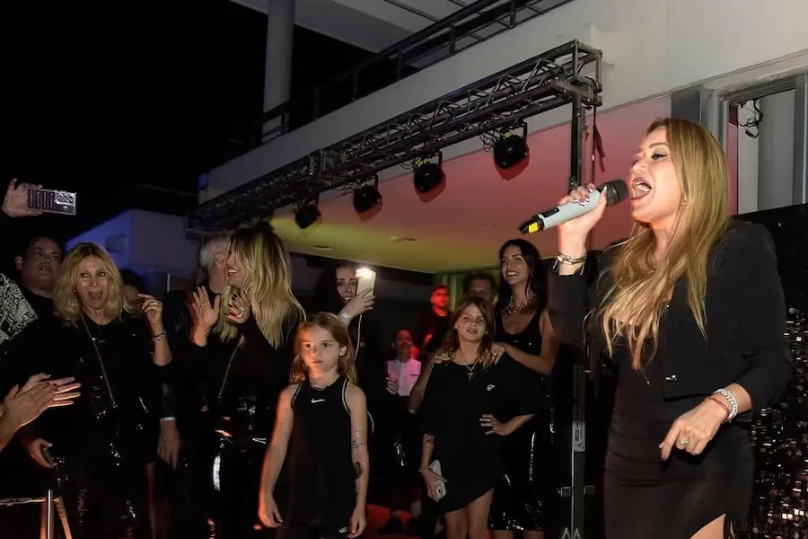 Karina La Princesita cantó en el cumpleaños de Wanda Nara 