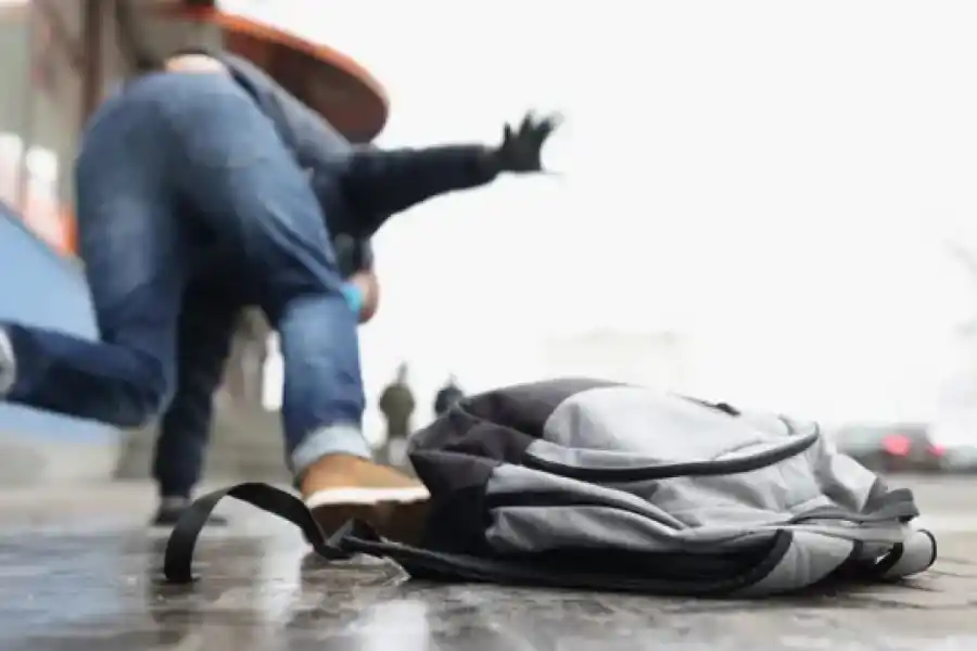 Las caidas nos dan risa por una particularidad: el factor sorpresa. 