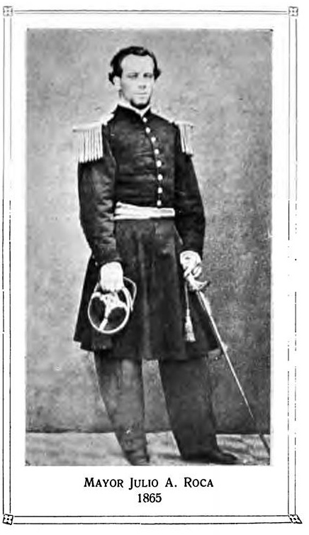 DE UNIFORME MILITAR. El ilustre tucumano posa cuando era mayor en 1865; desde el Ejército forjó su proyección nacional.