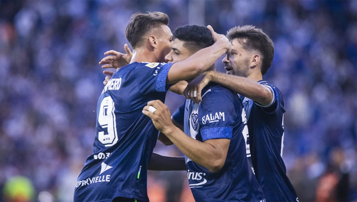 CANDIDATO GOLPEADO. Vélez llega puntero y depende de su victoria ante Huracán, pero entre semana perdió la final de la Copa Argentina ante Central Córdoba.