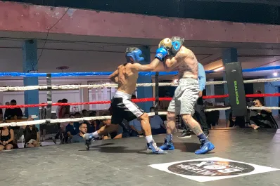 Atlético Tucumán: el fútbol y el boxeo se unieron por una buena causa en el club El Cruce