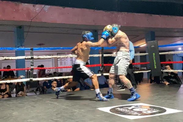 Atlético Tucumán: el fútbol y el boxeo se unieron por una buena causa en el club El Cruce