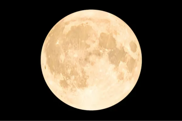 La última del año: tres rituales de Luna llena para aprovechar su energía antes de fin de año