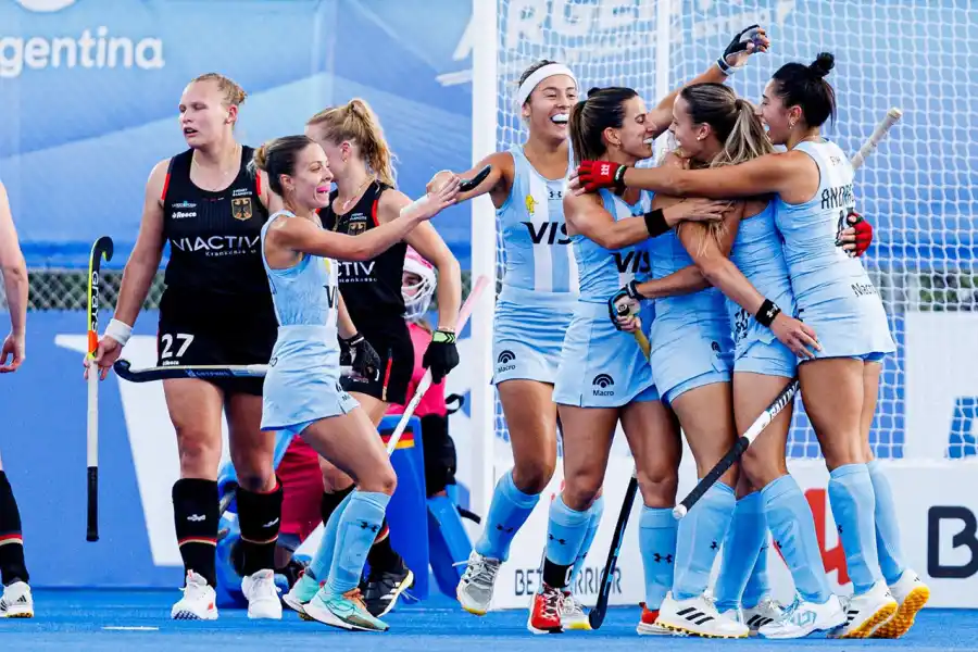 EN SANTIAGO. Las Leonas vienen de caer por penales ante Alemania y cerrarán el año ante Países Bajos.