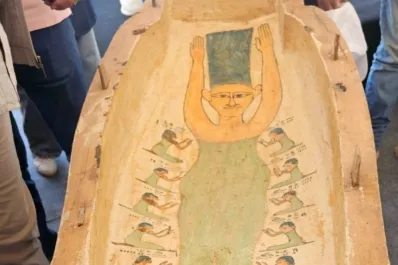Descubren en Egipto una tumba con una ilustración sorprendentemente similar a Marge Simpson