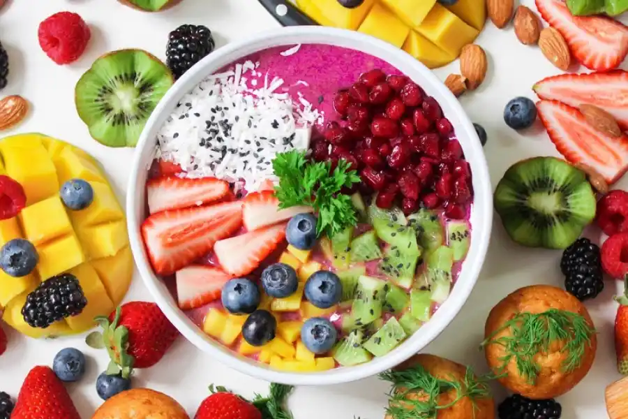 Frutas y verduras son ricas en antioxidantes que favorecen la piel.