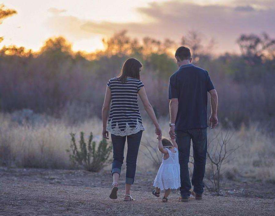 Vacaciones 2025: el pueblo con playa, bosque y atracciones para niños