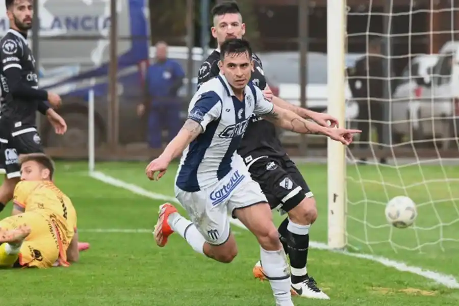 ARTILLERO. Agustín Lavezzi estuvo cerca de San Martín en 2023, pero finalmente será refuerzo de San Miguel.