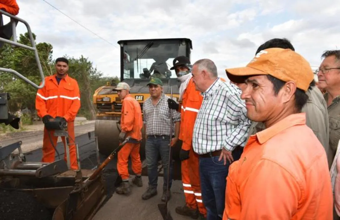 Con la presencia de Jaldo, comenzaron las obras de repavimentación de la ruta 329