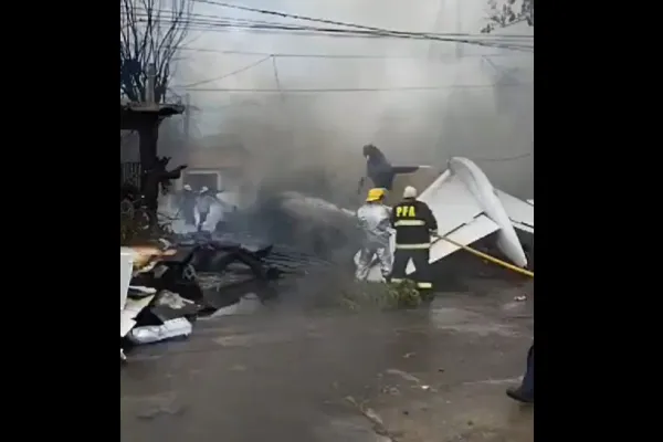 Un avión privado se incendió en un aeropuerto bonaerense: murieron el piloto y el copiloto