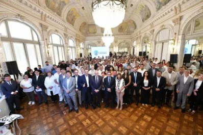 Jaldo entregó equipamiento e insumos médicos para CAPS y hospitales de la provincia