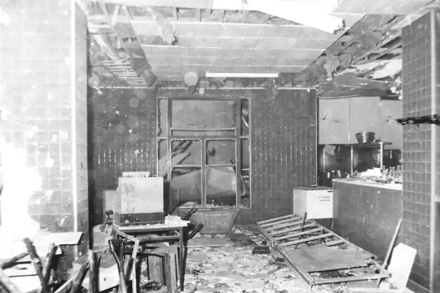 La sede donde estalló la bomba, en 1976.