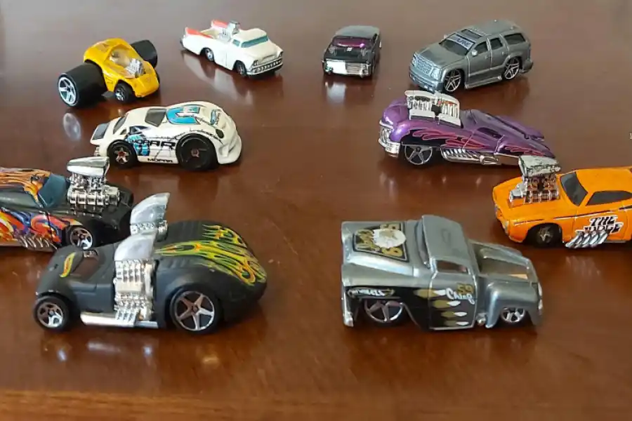  LA PASIÓN POR LA VELOCIDAD. Los autitos de Hot Wheels llevaban la emoción de las carreras a todos los rincones. / REDDIT HOT WHEELS.