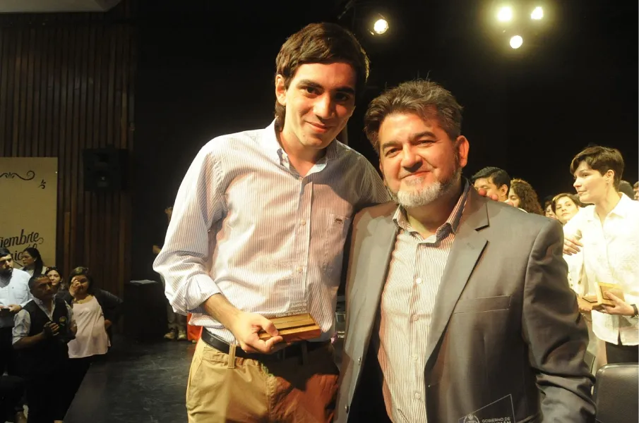 LABOR SOLIDARIA. Nicolás Gautero junto a Humberto Salazar, presidente del Ente Cultural de Tucumán./LA GACETA, ANTONIO FERRONI