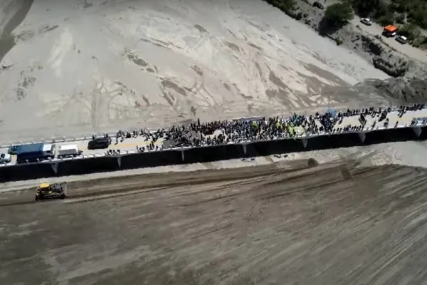 Jaldo inauguró el puente del río Santa María antes de la temporada de verano 2025