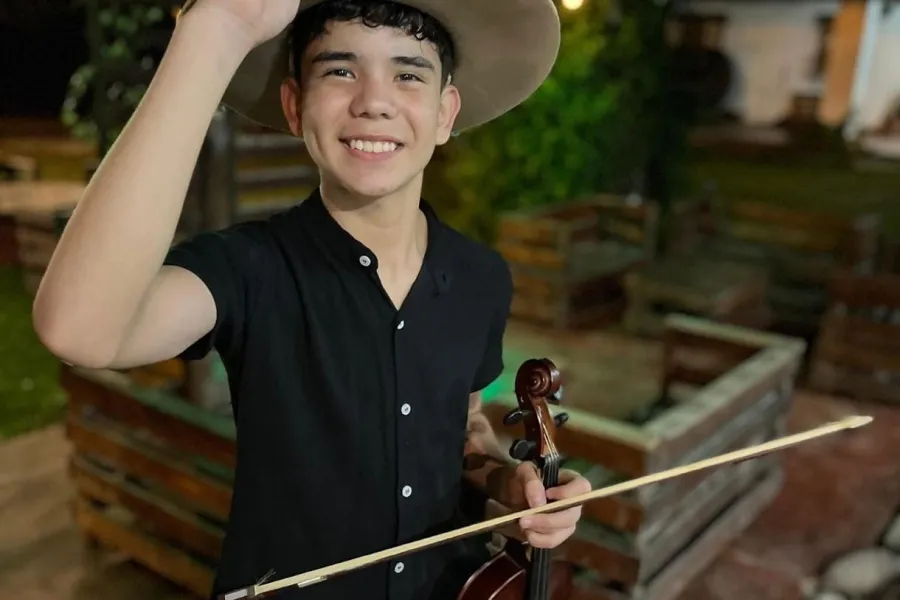 CREATIVIDAD Y PASIÓN JOVEN. Thiago Santucho, a sus 15 años, es un ejemplo de talento y dedicación artística. / CORTESÍA THIAGO SANTUCHO.